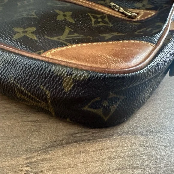 Louis Vuitton Vintage Monogram Trousse 23 Toiletry Bag - Picture 6 of 8